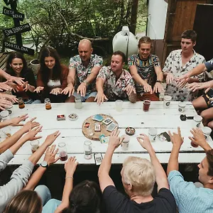 Surf Camp San Sebastian Partyhostel Frühstückspension